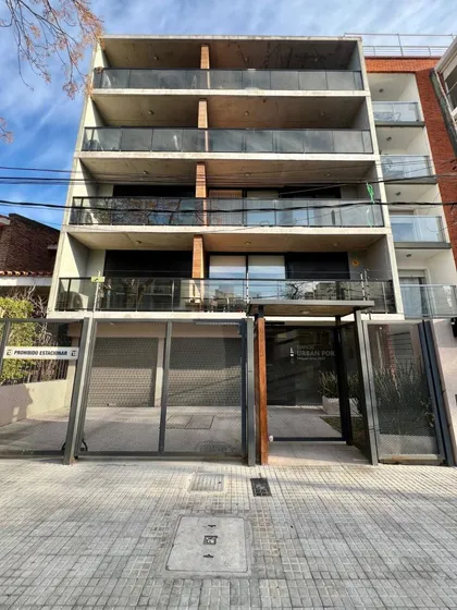 Venta Apartamento 1 Dormitorio Con Terraza En Puerto Buceo (ref: Tbr-3880)