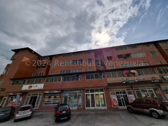 En La Avenida Caracas Principal Del Limon Apartamento Moderno En Venta En Piso Bajo Maracay 24-28983 Holder