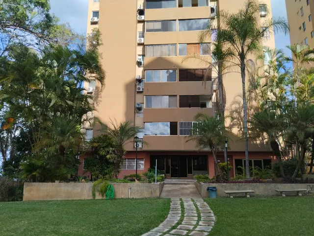 Apartamento En Venta En Los Naranjos, Calle Este 1, Calle Cerrada, Bella Vista Del Valle De Caracas, Piso Medio (ah)