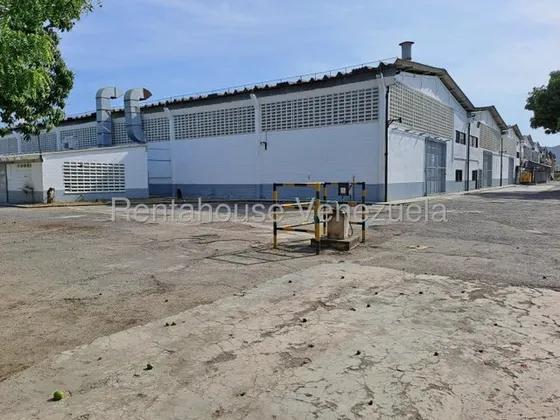 En Venta Impecable Galpon Zona Ind Cagua Oficinas Equipadas , Gas Directo, Planta Electrica, Banco De Transformadores Gjg 25-19413