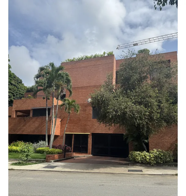 Se Vende/alquila Pb 350m2 Altamira 9330