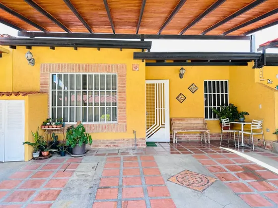Casa En Venta.  Valle De Oro.  (nc)
