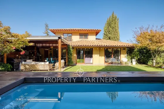 Casa Chilena En Condominio Cerrado