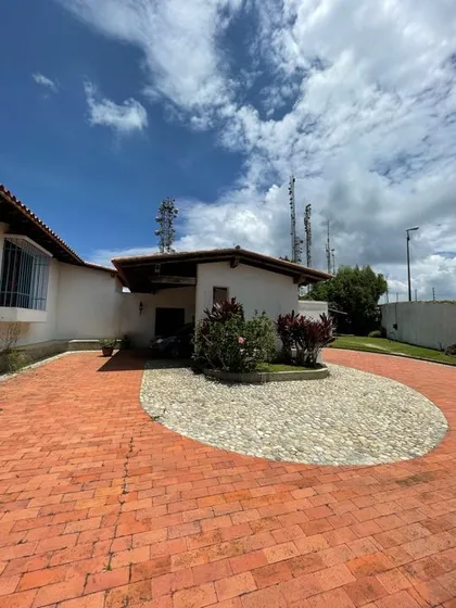 Casa Para Venta En La Lagunita  #2390