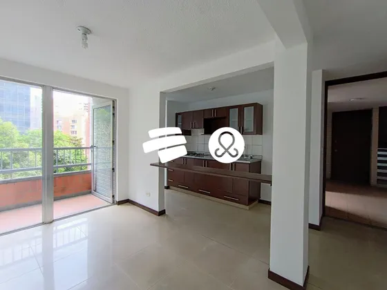 Apartamento Muy Comercial Loma De San Julian 