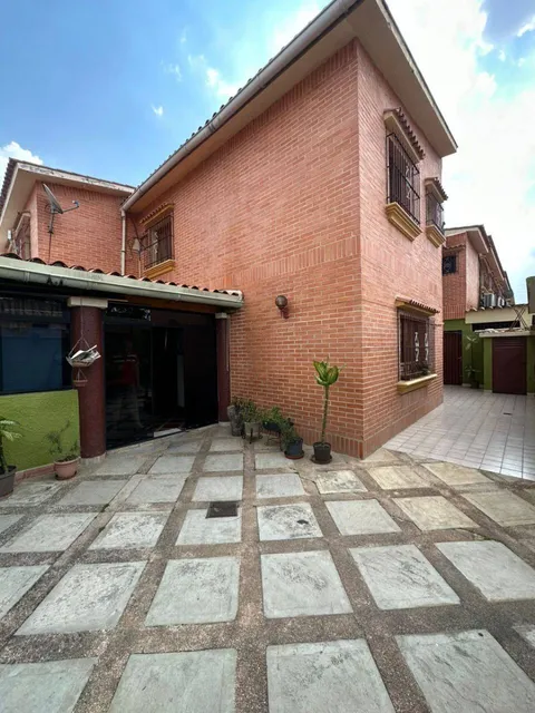 Venta De Cómodo Townhouse En Resd. Mis Sueños El Bosque