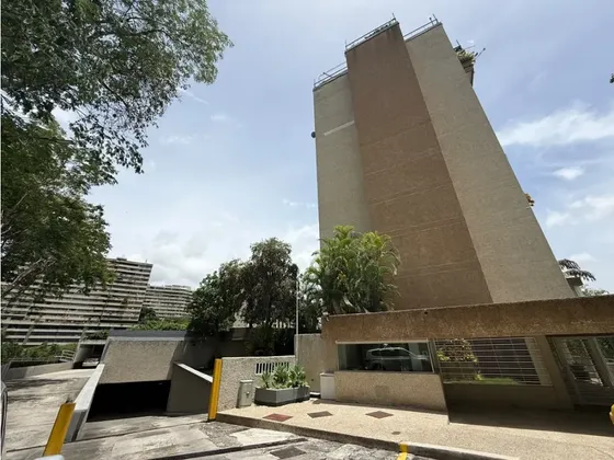 Se Alquila Apto 264m² 3h+1s/2b+2s/2p Santa Rosa De Lima