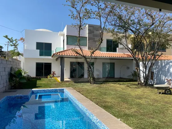 Casa En Venta En Lomas De Jiutepec
