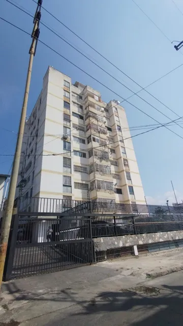 En Venta Local Comercial En La Urb. Prado De María Calle El Carmen, Parroquia Santa Rosalía, Con 80,64mts2.  Ma. Fda. Varela