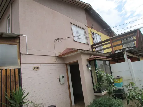 Casa En Venta De 3 Dorm. En Villa Alemana