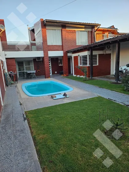 Venta Casa 3 Dormi Con Pileta - Barda Del Medio - Río Negro