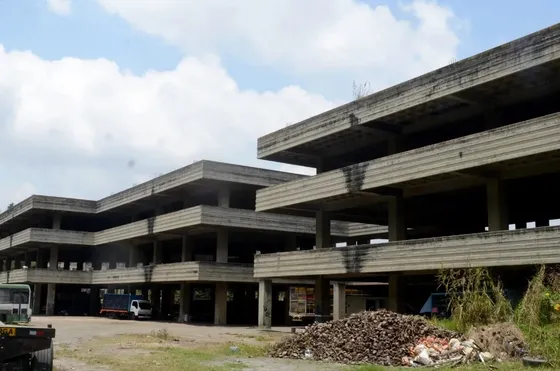 Centro Comercial En Construcción 