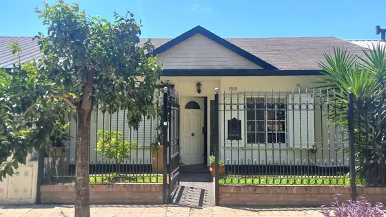 En Venta En Altos De Podesta Hermosa Casa De 4 Ambientes, 2 Dormitorios F: 10052