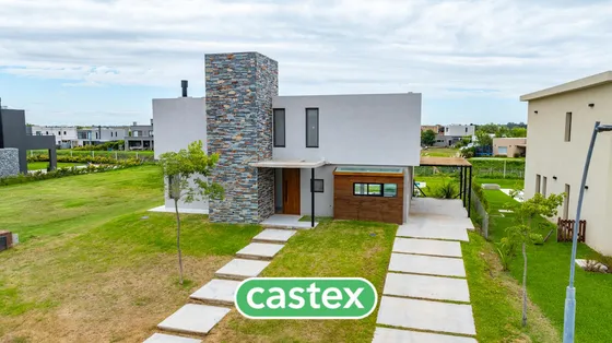 Casa En Venta En Riberas, Puertos, Escobar.
