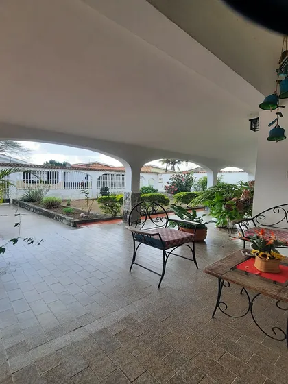 Casa En Venta En Bejuma Amplio Estacionamiento Tanque Subterraneo Cercano A Comercios Y Autopista Bejuma Carabobo