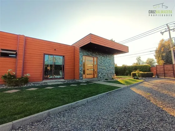 Preciosa Y Moderna Casa En Venta De 3 Dorm. En Santo Domingo