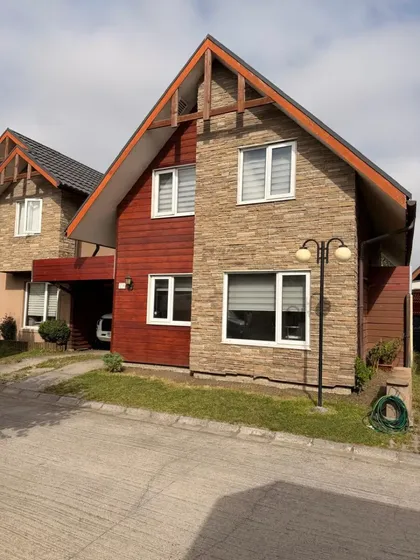 Hermosa Casa De 4 Dormitorios En Brisas Del Sol, Talcahuano