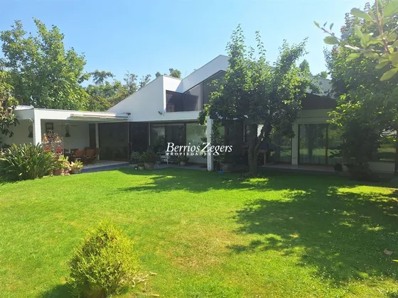 Casa Venta Con Estilo, Sector San Damián, Las Condes