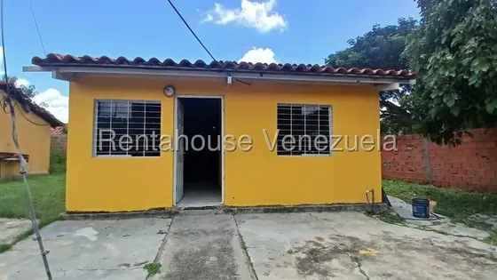 Casa En Venta Flor Amarillo Valencia Carabobo Excelente Precio!!!!! Mls #27-3114 LG Solo Clientes