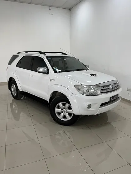 Toyota Hilux Sw4 3.0 Srv Cuero I 171cv 4x4