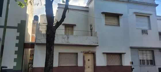 Casa En  Liniers Ex Municipal 5 Ambientes Oprtunidad!!!