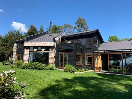 Casa En Venta De 5 Dorm. En Puerto Varas