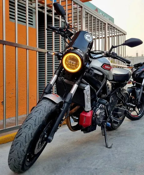 Xsr 700