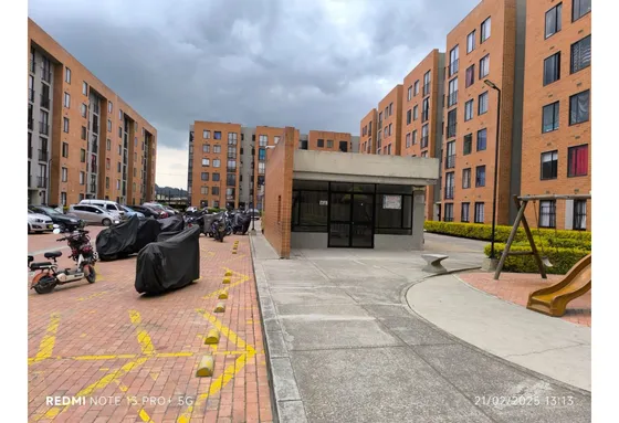 Oportunidad Hermoso Apartamento En Madrid, Colombia (31348325807)