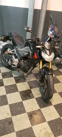 Tiene Alarma, Cubiertas Nuevas, Frenos Nuevos, La Transmisio