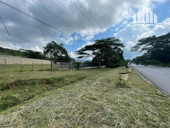 Terreno A Pie De Carretera Con Banco De Transformadores Trifasicos En Bejuma Carabobo Blk