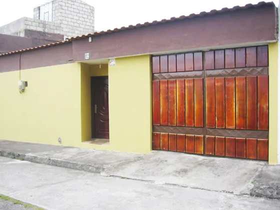 Hermosa Casa De Una Planta En El Loreto