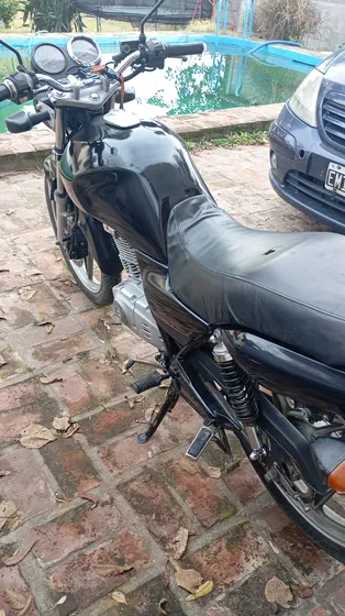 Suzuki En 125 2a