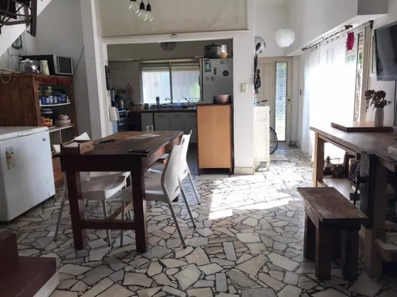 Casa En Venta - 3 Dormitorios 1 Baño - 87mts2 - El Palomar