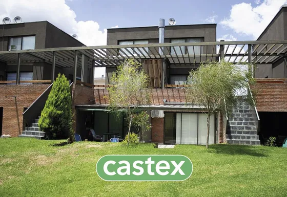 Casa De Tres Ambientes En Venta En Aparts Del Pinazo