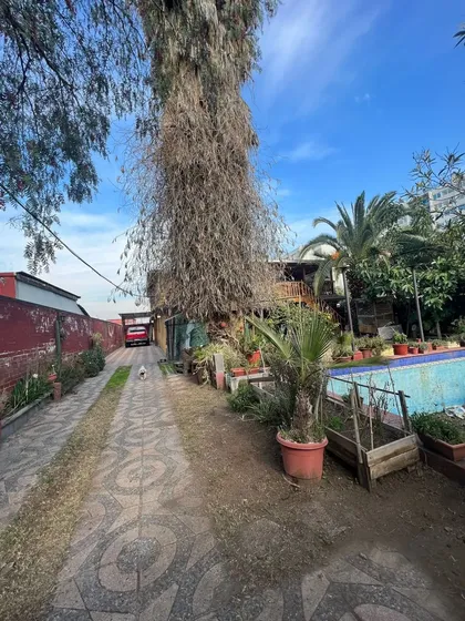 Se Vende Propiedad Con Casa En Briones Luco 0872 La Cisterna