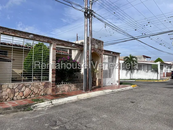 Casa En Venta En El Consejo Aragua 25-22557 Irrr