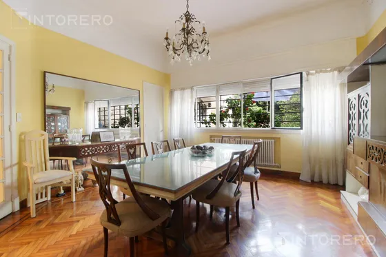 Venta Casa 4 Ambientes Con Cochera Y Parque En Flores
