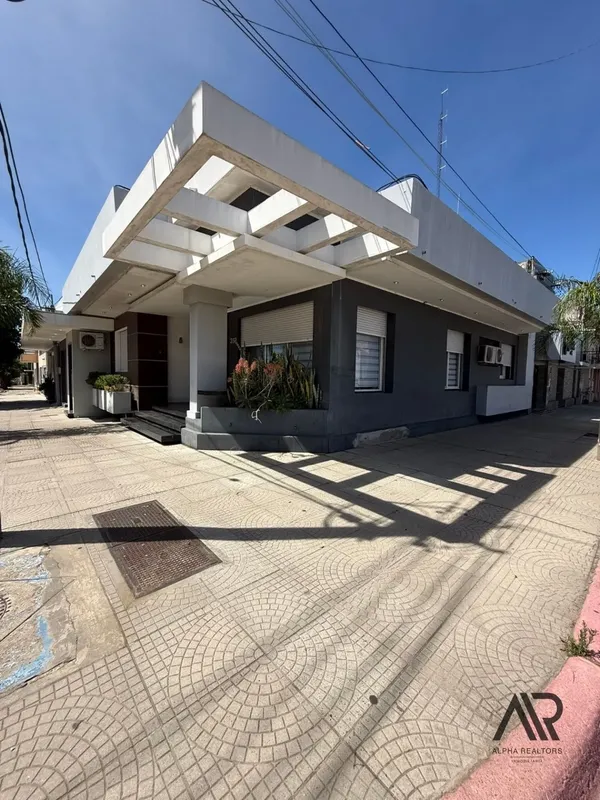 Alquiler Casa 3 Dormitorios Artigas Con Cochera