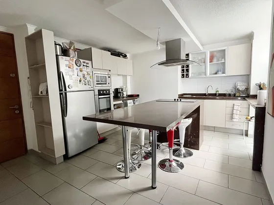 Departamento En Venta De 2 Dorm. En Las Condes