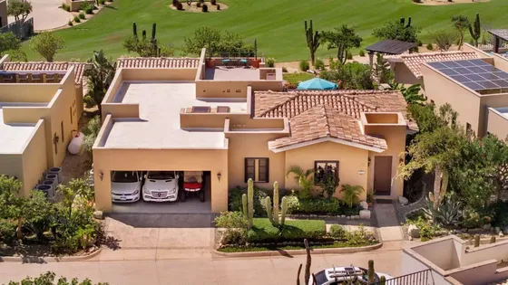Casa Con Jardín, Jacuzzi, Terraza Y Area De Almacenamiento, 