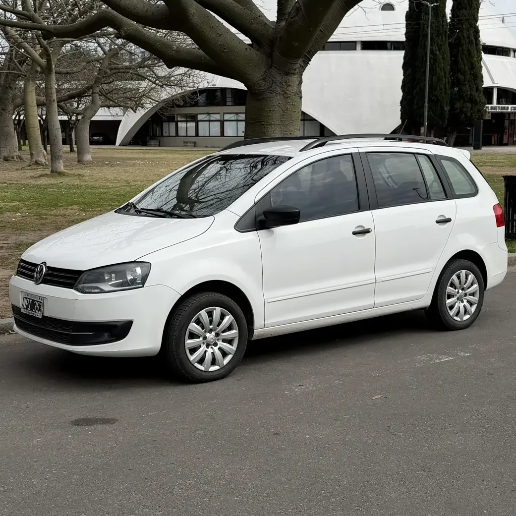 Volkswagen Suran 1.6 Comfortline 101cv