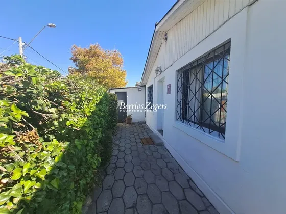 Casa En Venta De 3 Dorm. En Ñuñoa