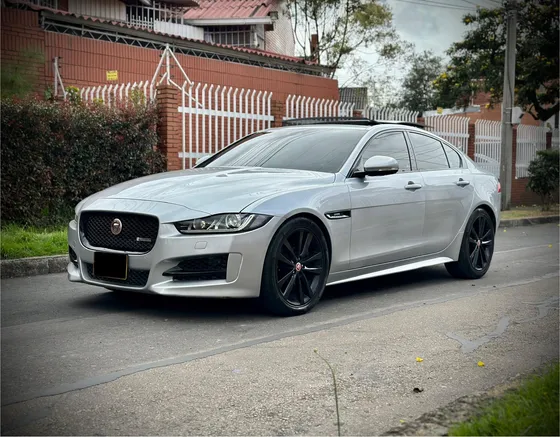 Jaguar Xe 2.0 I4 R Sport