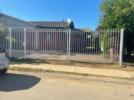 Venta Casa Muy Comoda Iluminada, Buena Conectividad.