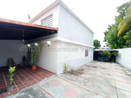 Bella Casa En Venta En Las Delicias Espaciosa 24-10884 Holder 