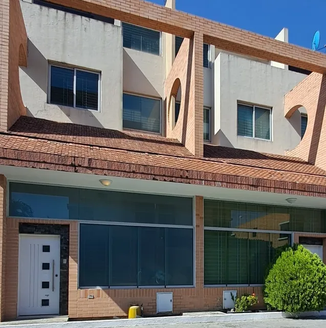 Town House En Venta Ubicado En Residencias Antares Home Mañongo Naguanagua. St