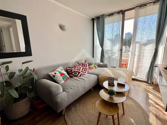 Departamento En Venta De 2 Dorm 1b 1e 1bod. En Macul
