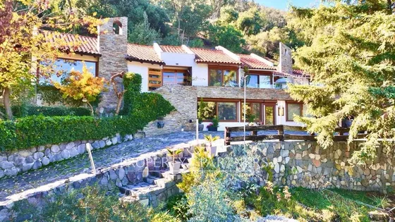 Casa Colonial En Condominio El Arrayán