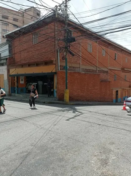 Edificio En Venta Con 13 Locales Comerciales En Petare - Zona Comercial De Alto Tránsito L5m