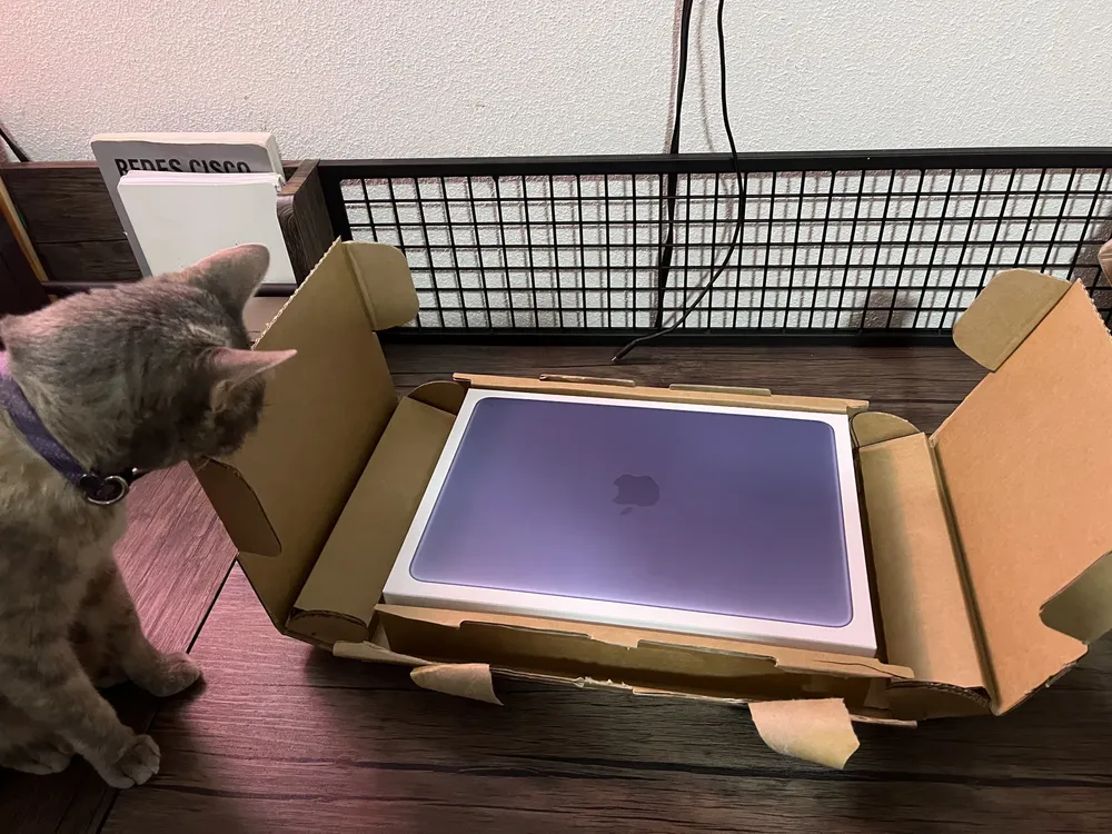MacBook Neo de 13 polegadas: Chip A18 Pro, CPU de 6 núcleos, GPU